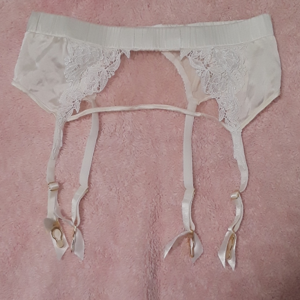 Garter belt of  cream colored silk
